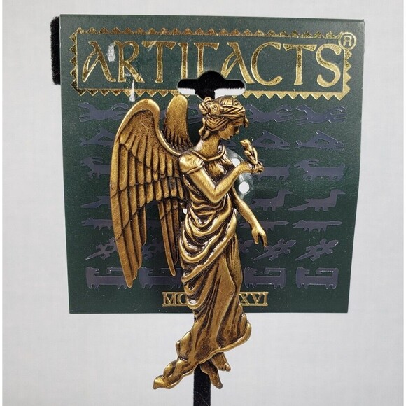 Vintage 1986 JJ Jonette Brass Tone Angel Holding A Bird Artifacts Brooch - Picture 1 of 6